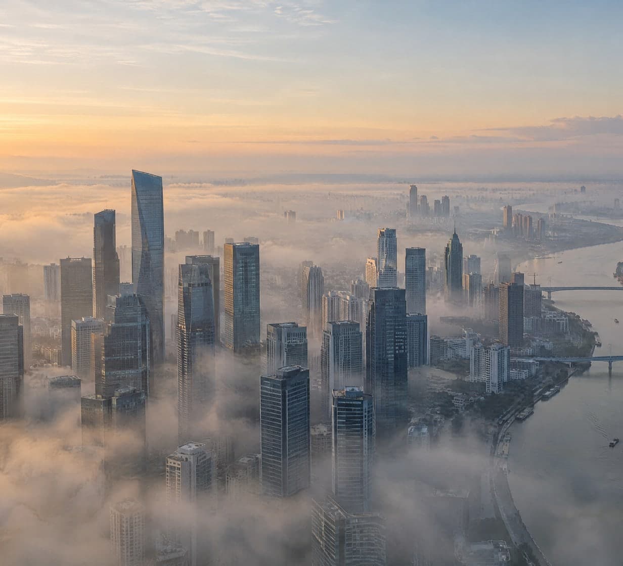 晨曦中的城市